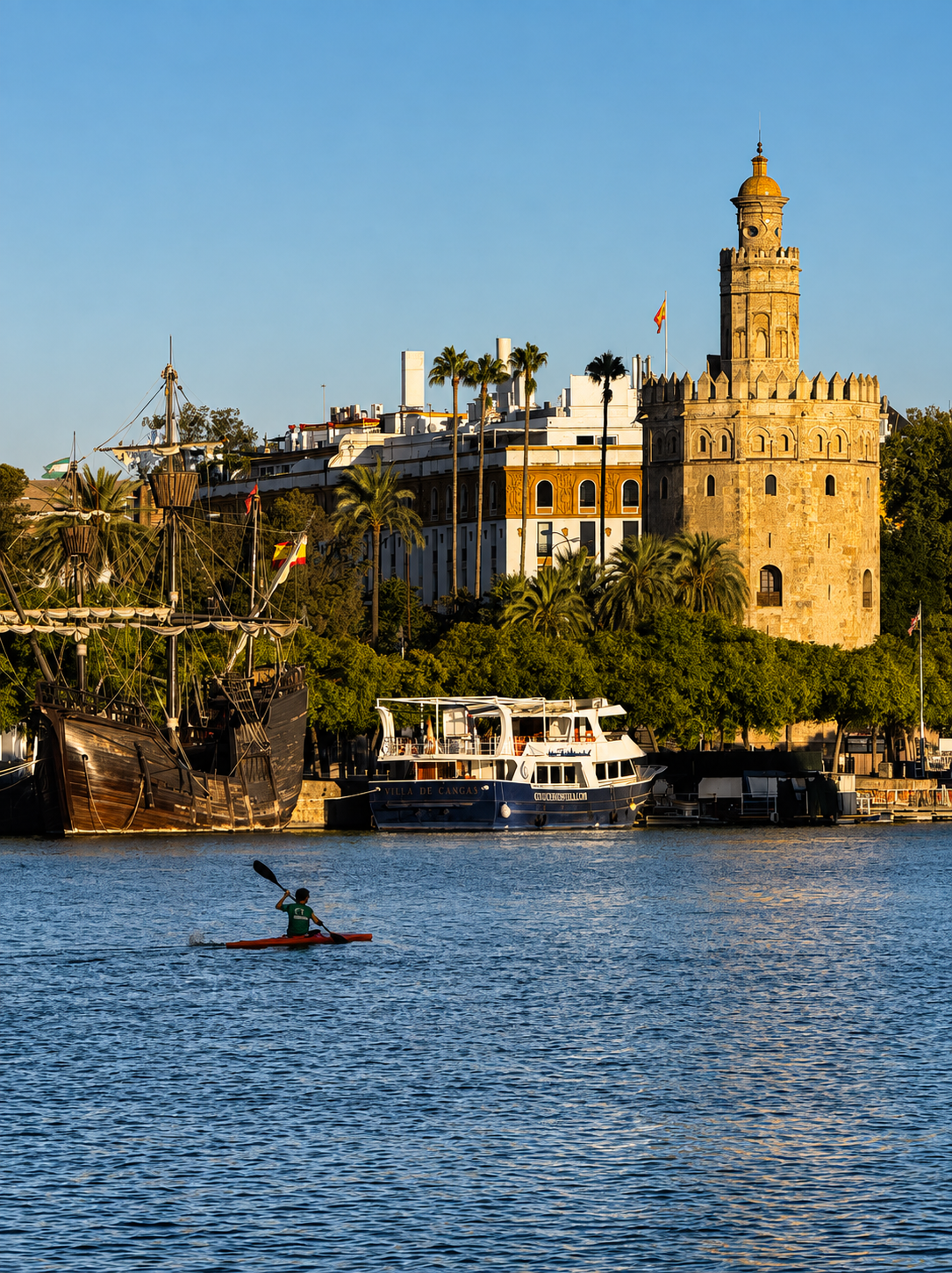 La Torre del Oro sobre el Guadalquivir